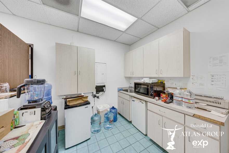 More Photos Of 223-229 E Valley Blvd, Alhambra Storefront For Sale
