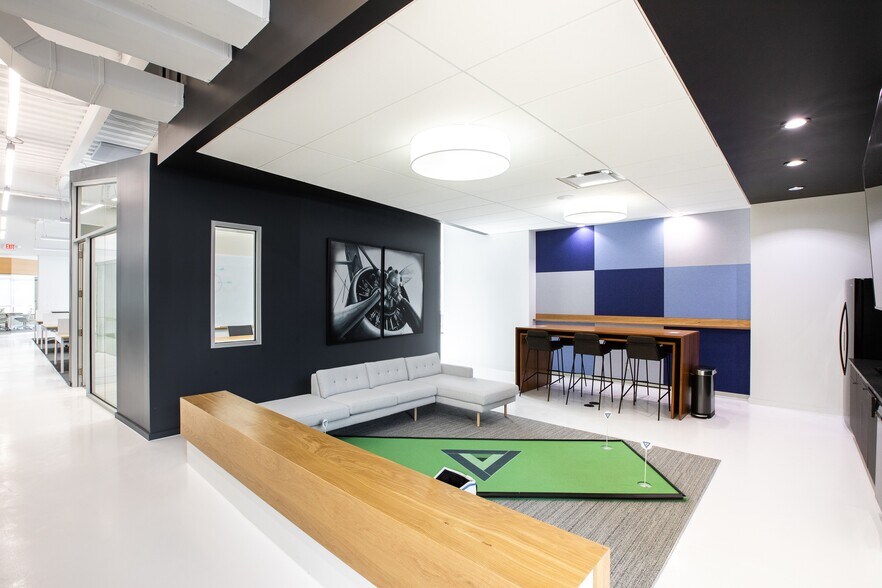 More Photos Of 423 N Main St, Royal Oak Office For Lease