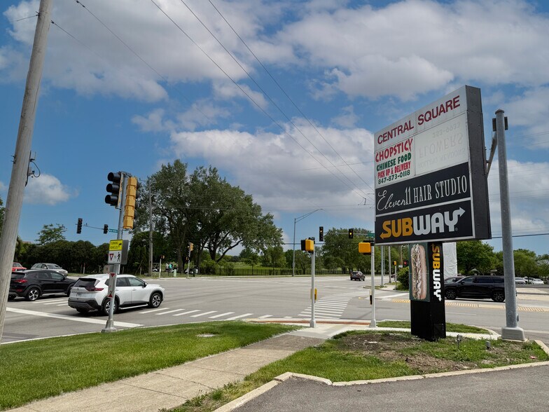 More Photos Of 1910-1990 Central Rd, Rolling Meadows Freestanding For Lease
