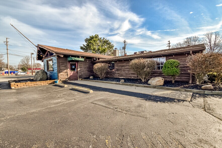 More Photos Of 28810 Lake Shore Blvd, Willowick General Retail For Sale