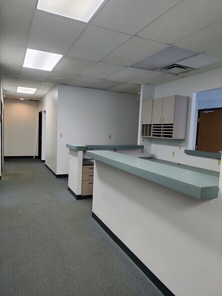 More Photos Of 336 Washington Pointe Dr, Indianapolis Office For Lease