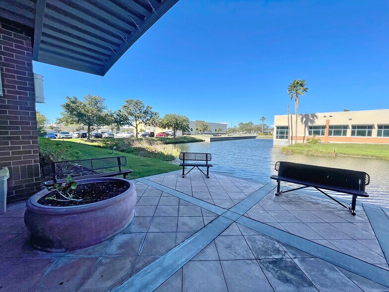 More Photos Of 4592 Ulmerton Rd, Clearwater Office For Lease