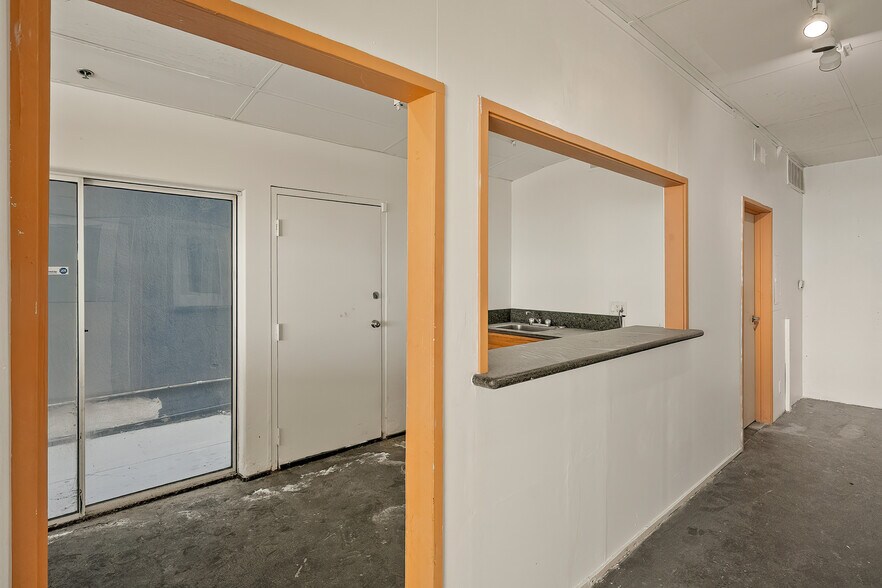 More Photos Of 3111 Ocean Front Walk, Marina Del Rey Apartments For Sale