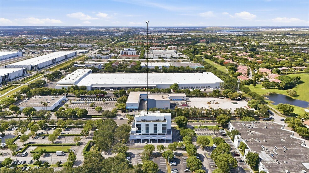 More Photos Of 10450 NW 33rd St, Doral Office For Sale