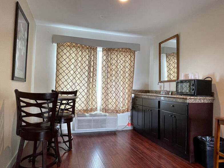 More Photos Of 1018 E Orangethorpe Ave, Anaheim Hotel For Sale