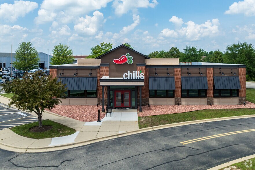 More Photos Of 5620 Northwest Hwy, Crystal Lake Restaurant For Sale