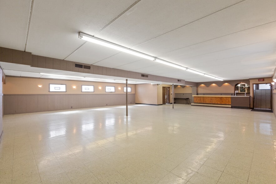 More Photos Of 2703 S Chicago Ave, South Milwaukee General Retail For Sale
