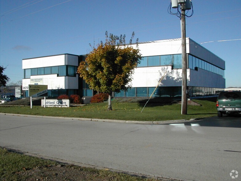 More Photos Of 2670 S Ashland Ave, Green Bay Office For Lease