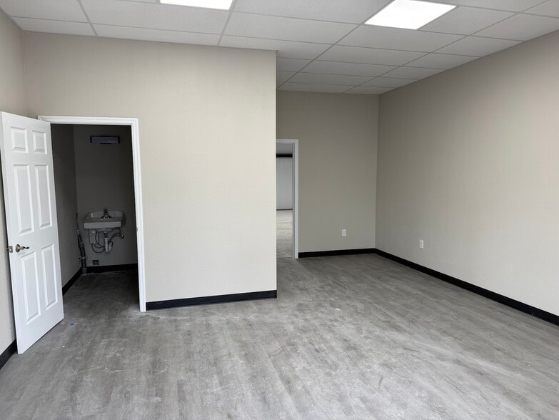 More Photos Of 5741 S Pine Ave, Ocala Service For Sale