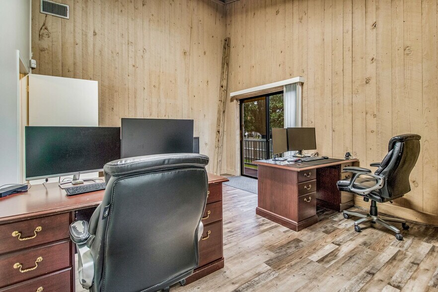 More Photos Of 725 S J St, Pensacola Office Residential For Sale