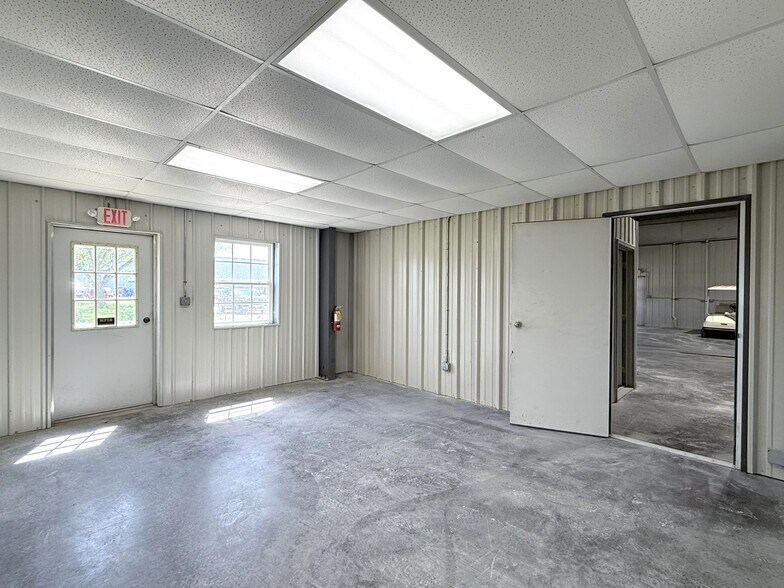 More Photos Of 875 Enterprise Ave, Galesburg Industrial For Sale