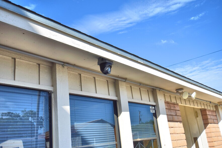 More Photos Of 5849 Holly Rd, Corpus Christi Self Storage For Sale