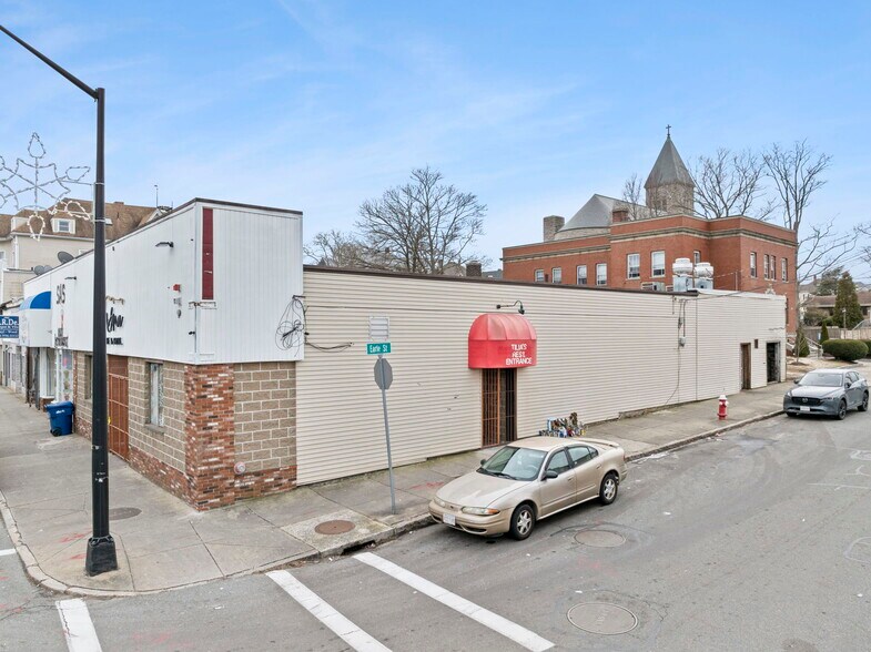 More Photos Of 1615-1623 Acushnet Ave, New Bedford Restaurant For Sale