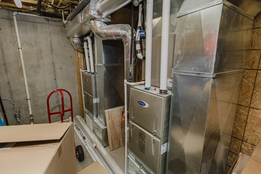 More Photos Of 429 S 119th St W, Wichita Office For Sale