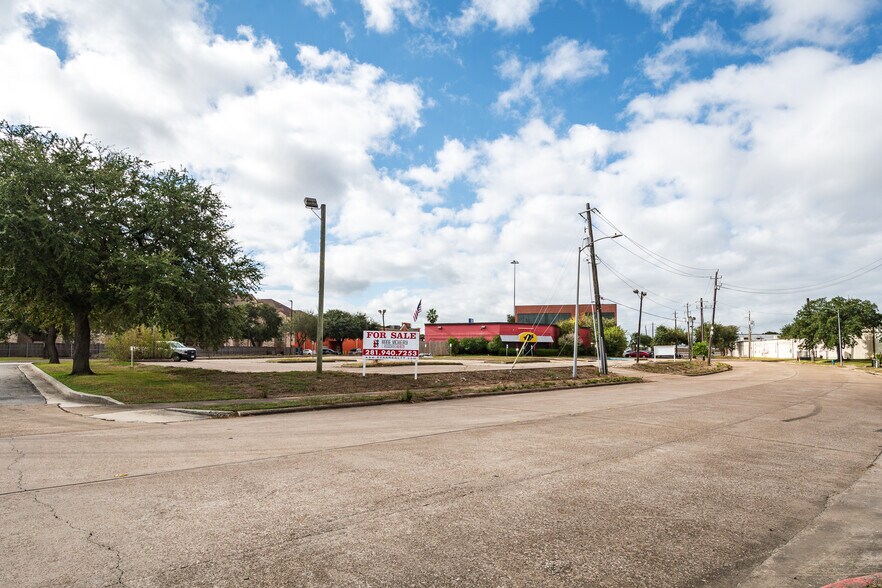 More Photos Of 11950 Kurland Dr, Houston Restaurant For Sale