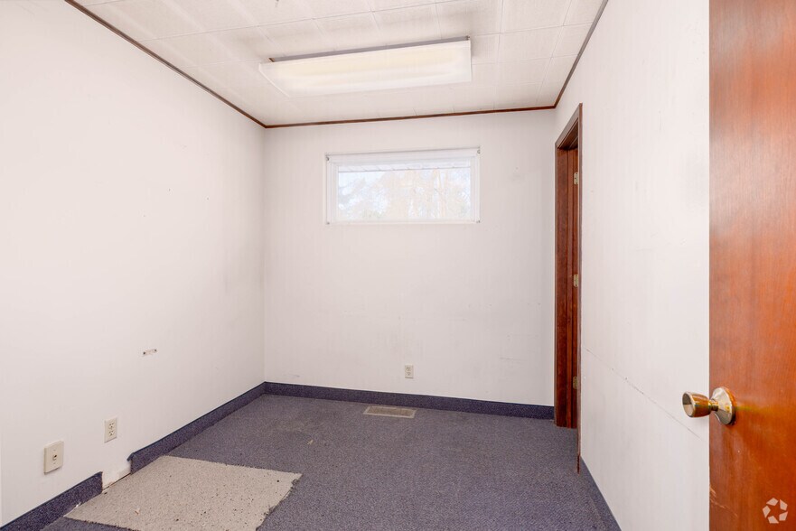 More Photos Of 50 N Center St, East Alton Medical For Sale