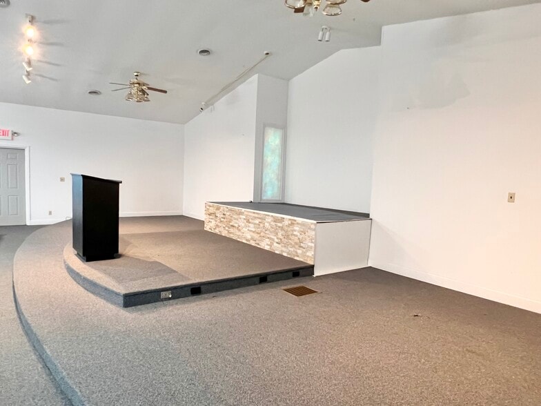More Photos Of 703 N Main St, LaFayette Religious Facility For Sale