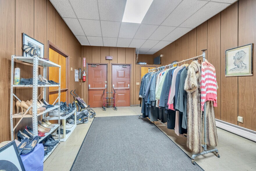 More Photos Of 2610 Bergenline Ave, Union City Health Club For Lease