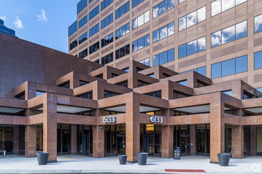 More Photos Of 6133 N River Rd, Rosemont Office For Lease