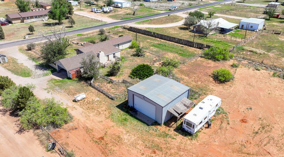 More Photos Of 1310 County 145 rd, Midland Flex For Sale