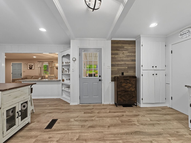 More Photos Of 5602 Highway 69 N, Northport Flex For Sale