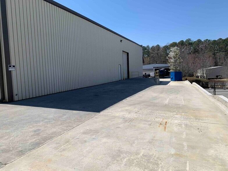 More Photos Of 3046 Matlock Dr NW, Kennesaw Warehouse For Lease