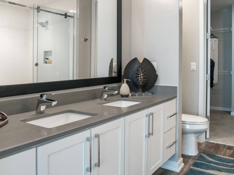 More Photos Of 295 NE Ivanhoe Blvd, Orlando Apartments For Lease
