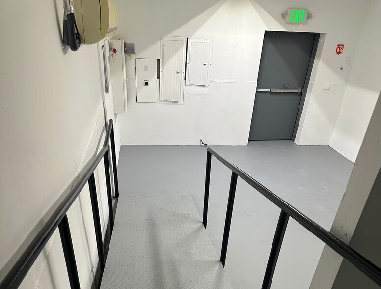 More Photos Of 3361 Union Pacific Ave, Los Angeles Warehouse For Sale