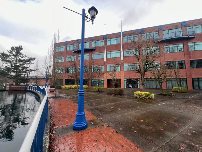 More Photos Of 8100 SW Nyberg Rd, Tualatin Loft Creative Space For Lease