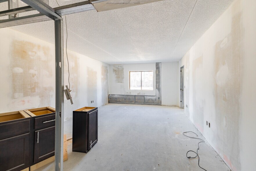 More Photos Of 31525 W 12 Mile Rd, Farmington Hills Hospital For Sale