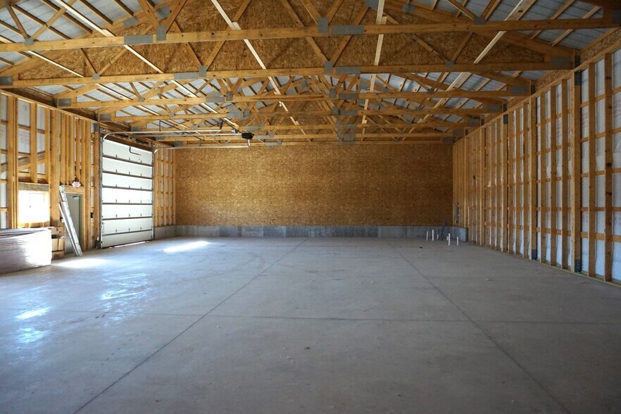 More Photos Of 732 Maritime Dr, Port Washington Industrial For Sale