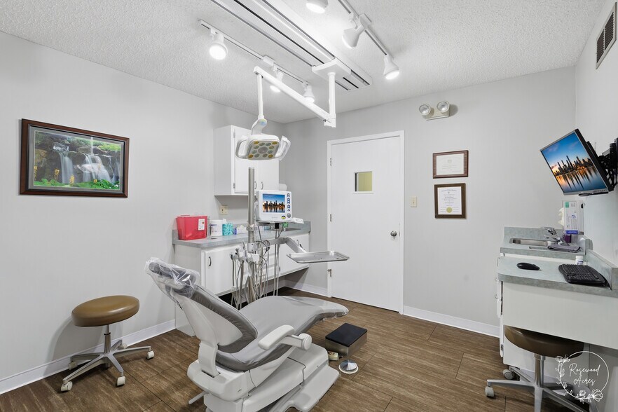 More Photos Of 31 Briarcliff Prof Ctr, Bourbonnais Office For Sale