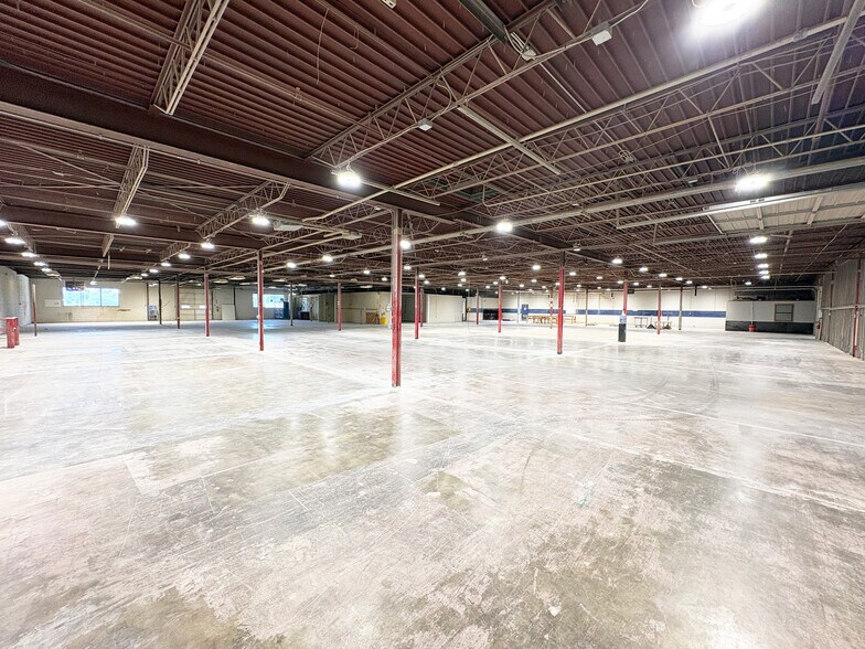 More Photos Of 3949 NW 36th St, Oklahoma City Manufacturing For Sale