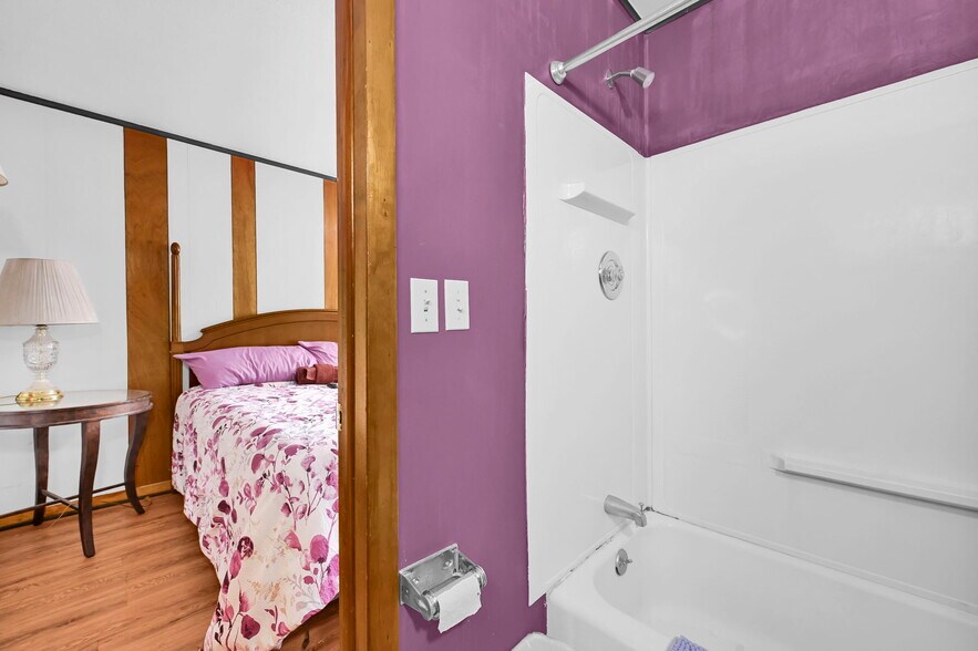 More Photos Of 44077 Oberlin Elyria Rd, Oberlin Hotel For Sale
