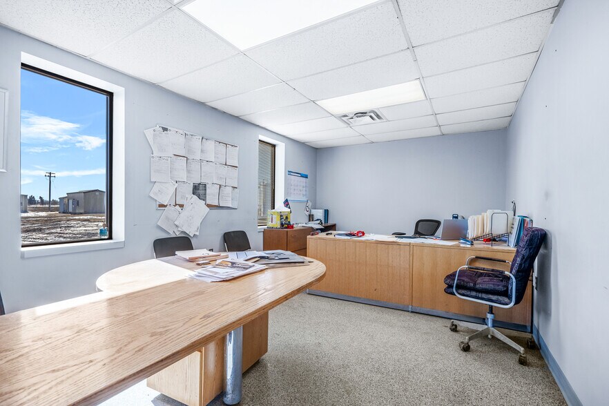 More Photos Of 501075 RR 14, Lloydminster Manufacturing For Sale