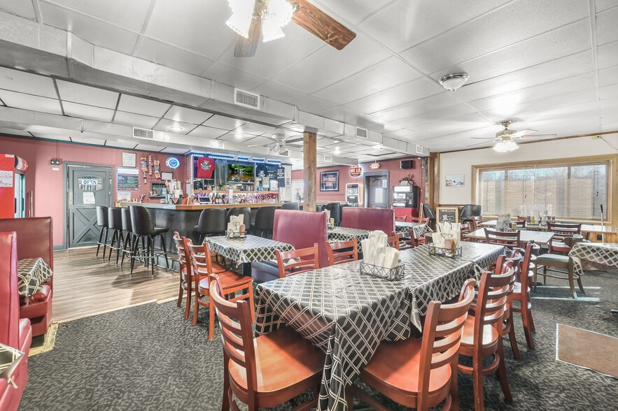 More Photos Of 200 E Main St, Hancock Restaurant For Sale