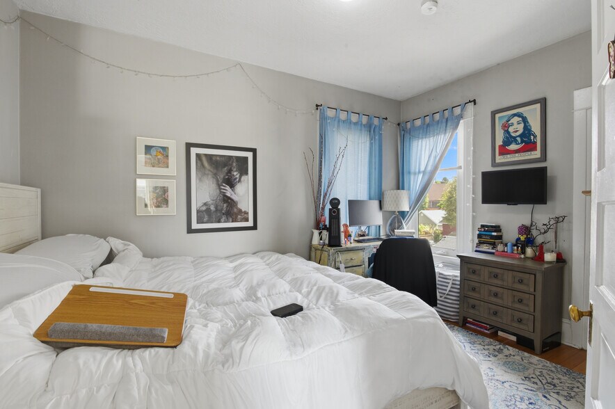 More Photos Of 308 High St, Oregon City Multifamily For Sale