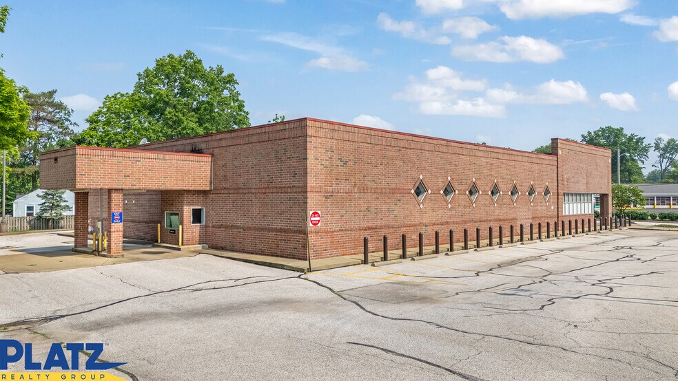 More Photos Of 2840 Youngstown Rd SE, Warren Drugstore For Sale