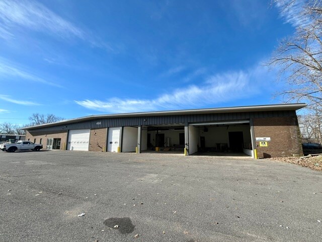 More Photos Of 466 E Brighton Ave, Syracuse Distribution For Sale