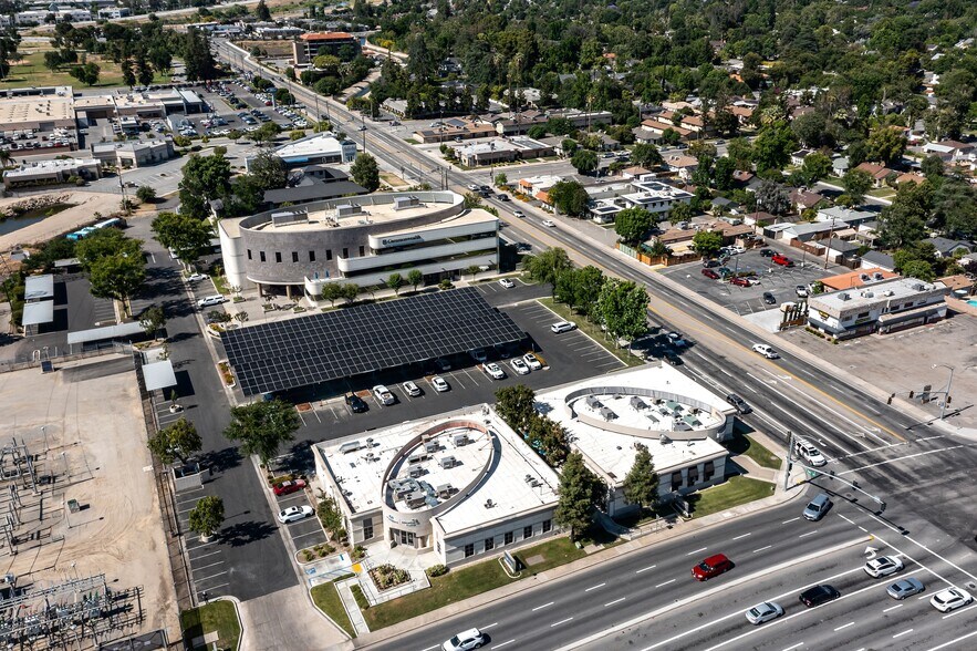 More Photos Of 3300 Truxtun Ave, Bakersfield Unknown For Lease