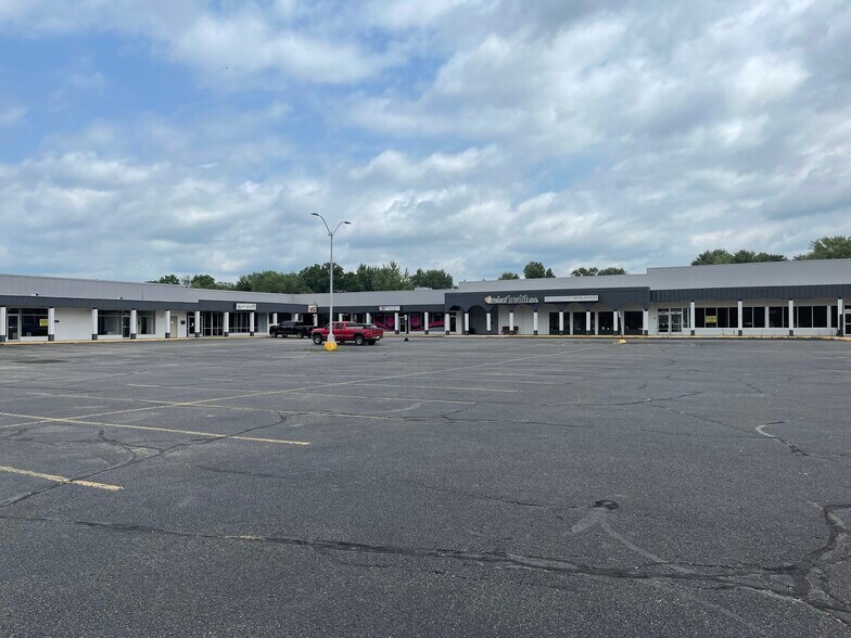 More Photos Of 430-488 Marshall St, Coldwater Unknown For Lease