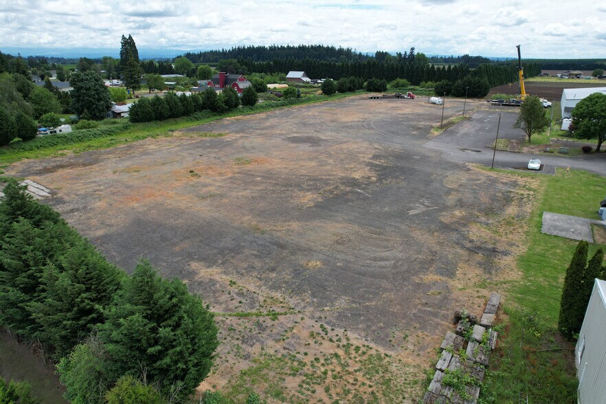 More Photos Of 2500 Industrial Ave, Hubbard Warehouse For Lease