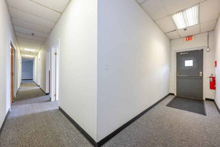 More Photos Of 119 Naylon Ave, Livingston Warehouse For Lease