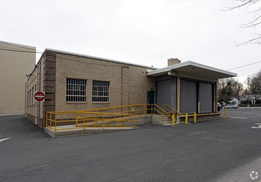 More Photos Of 50 E Wynnewood Rd, Wynnewood Unknown For Lease