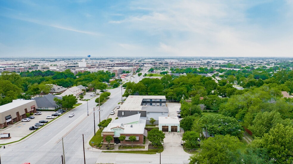 More Photos Of 1515 E Belt Line Rd, Carrollton Office Residential For Sale