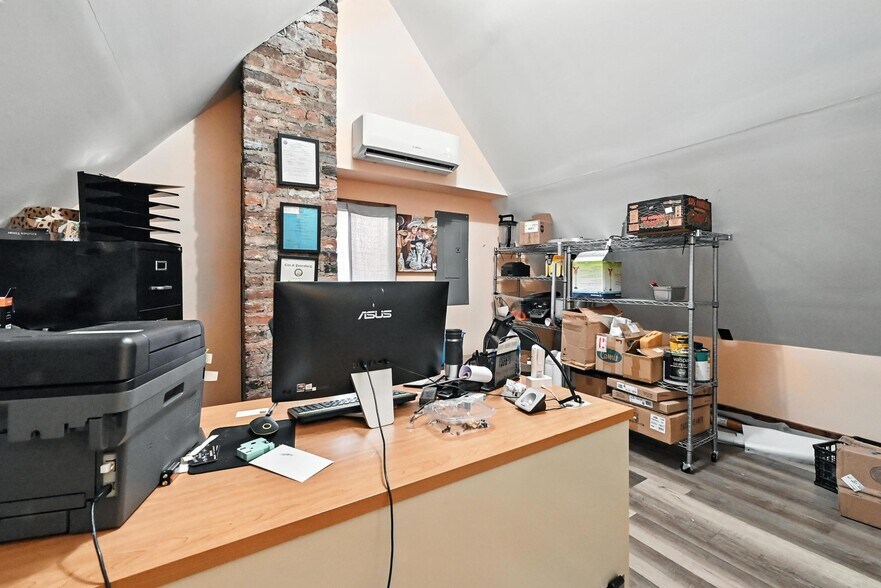 More Photos Of 801 W Washington St, Petersburg Storefront Retail Residential For Sale