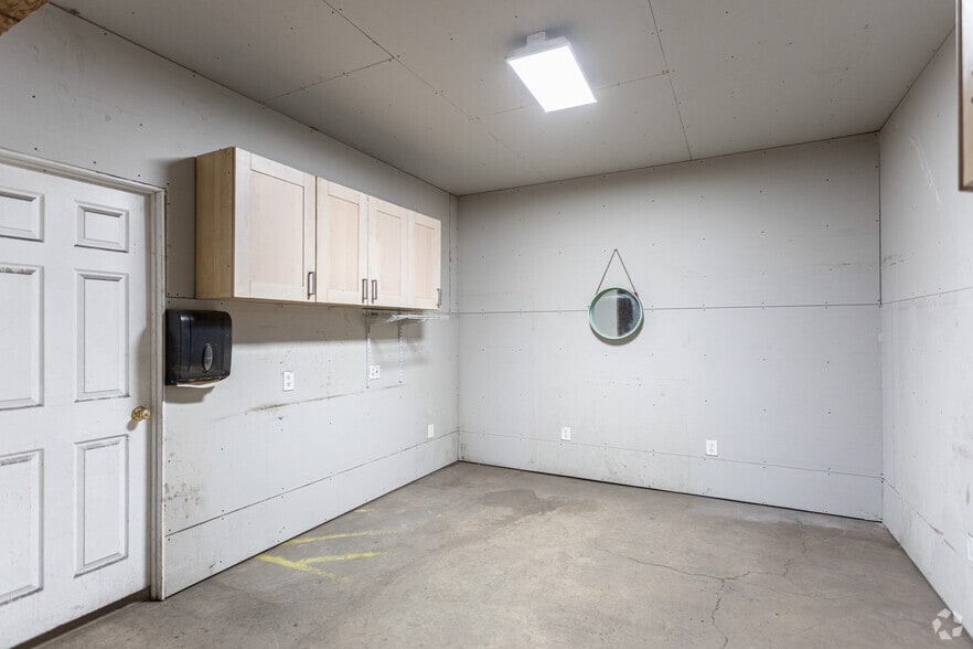 More Photos Of 1876 W Fortune Rd, Salt Lake City Manufacturing For Sale