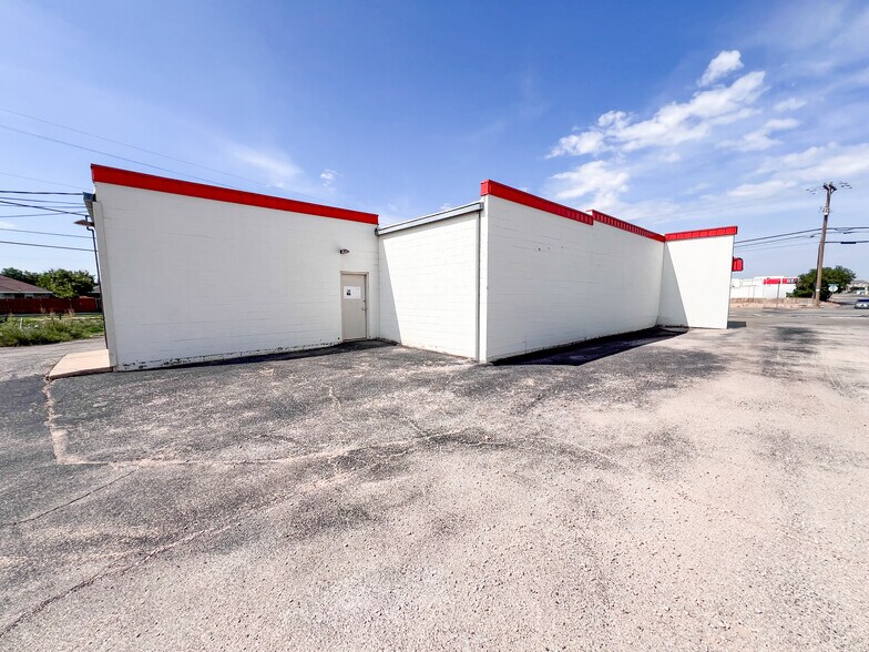More Photos Of 4200 N Midland Dr, Midland Office For Lease