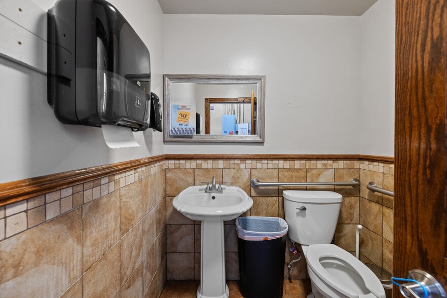 More Photos Of 509 N River St, Hot Springs Restaurant For Sale