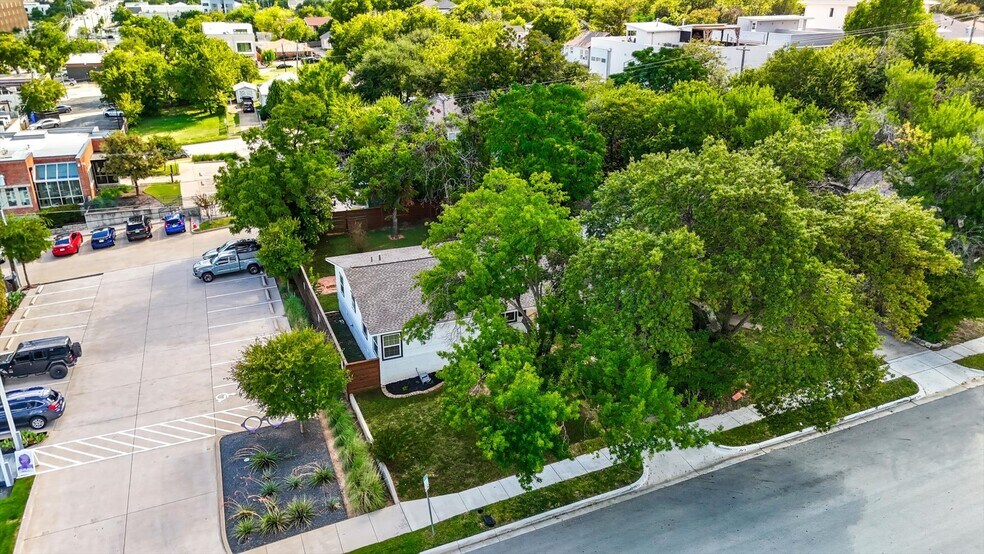 More Photos Of 3613 Washburn Ave, Fort Worth Loft Creative Space For Sale